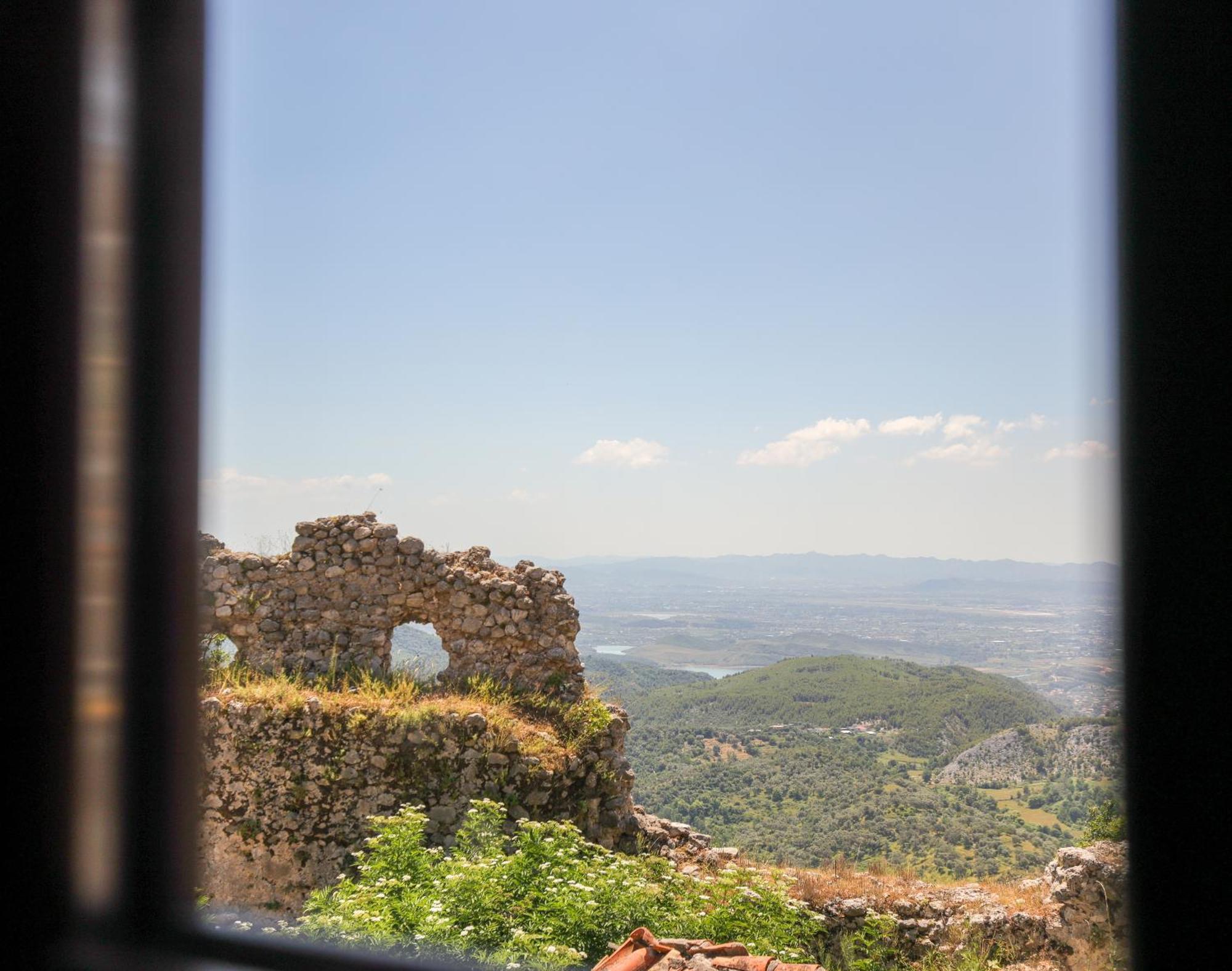 The House Of Dollma , Inside Kruja Castle Hotel Kültér fotó