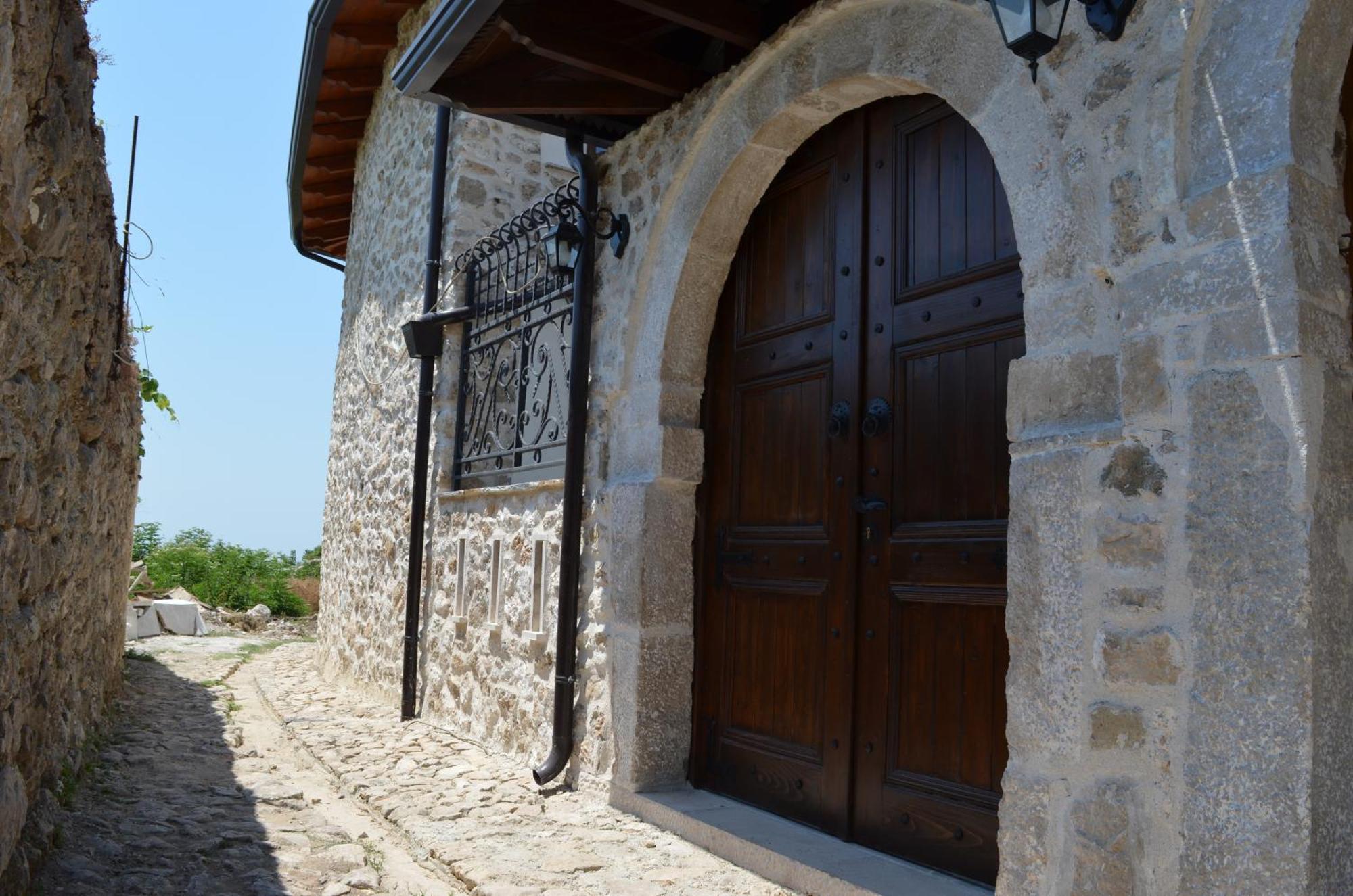 The House Of Dollma , Inside Kruja Castle Hotel Kültér fotó