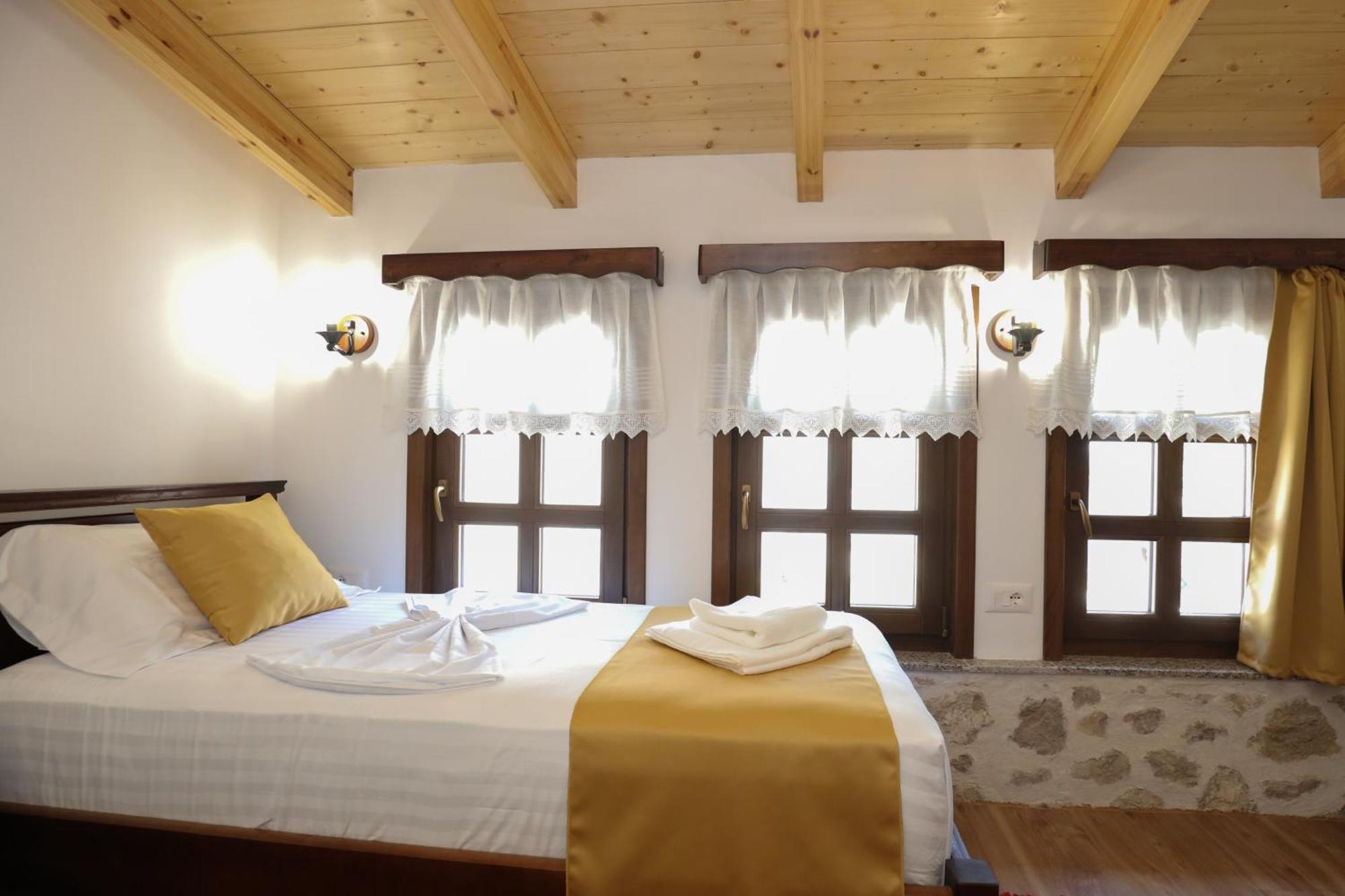The House Of Dollma , Inside Kruja Castle Hotel Kültér fotó