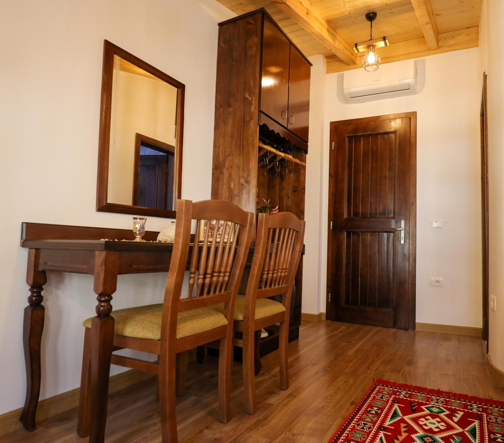 The House Of Dollma , Inside Kruja Castle Hotel Kültér fotó