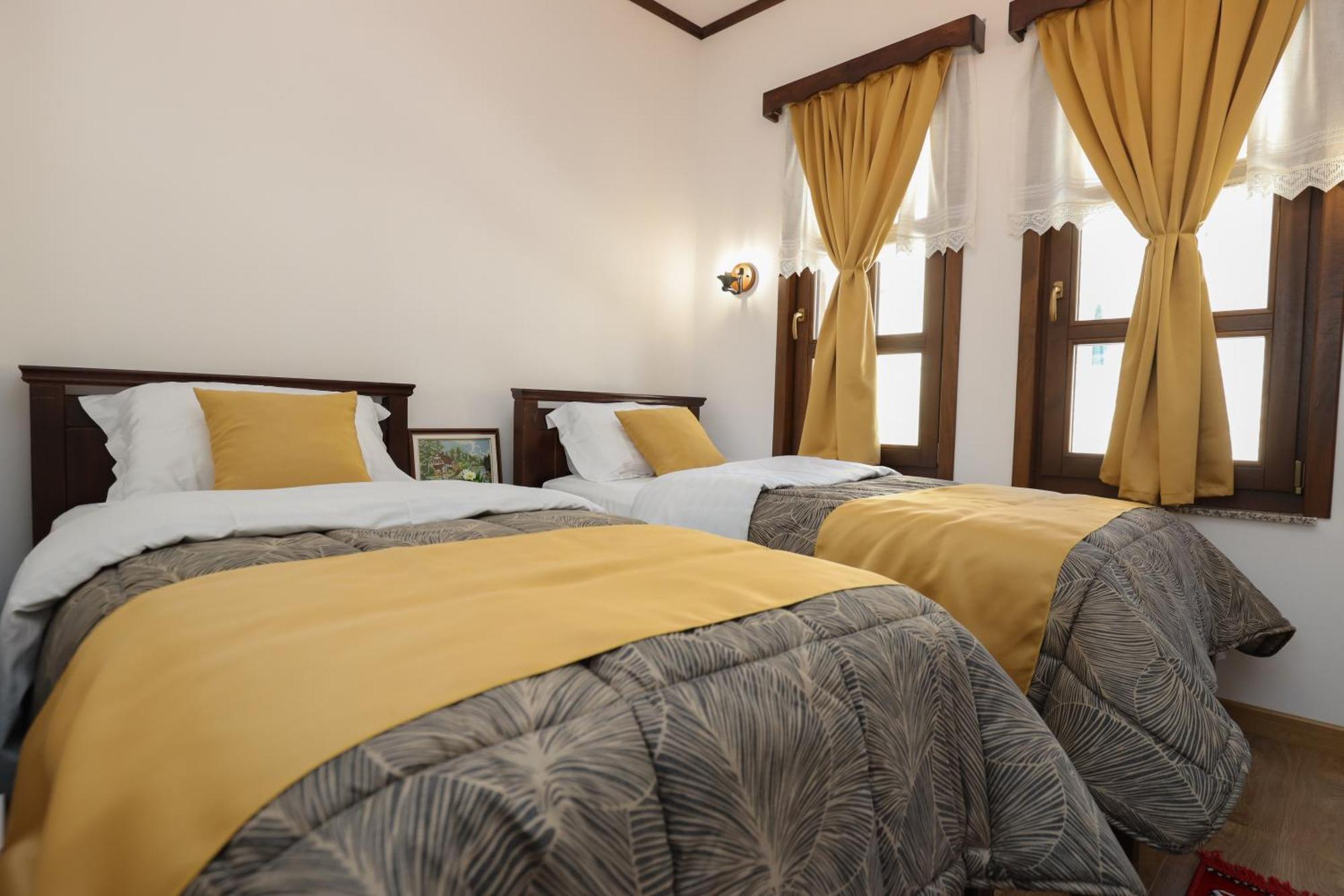 The House Of Dollma , Inside Kruja Castle Hotel Szoba fotó