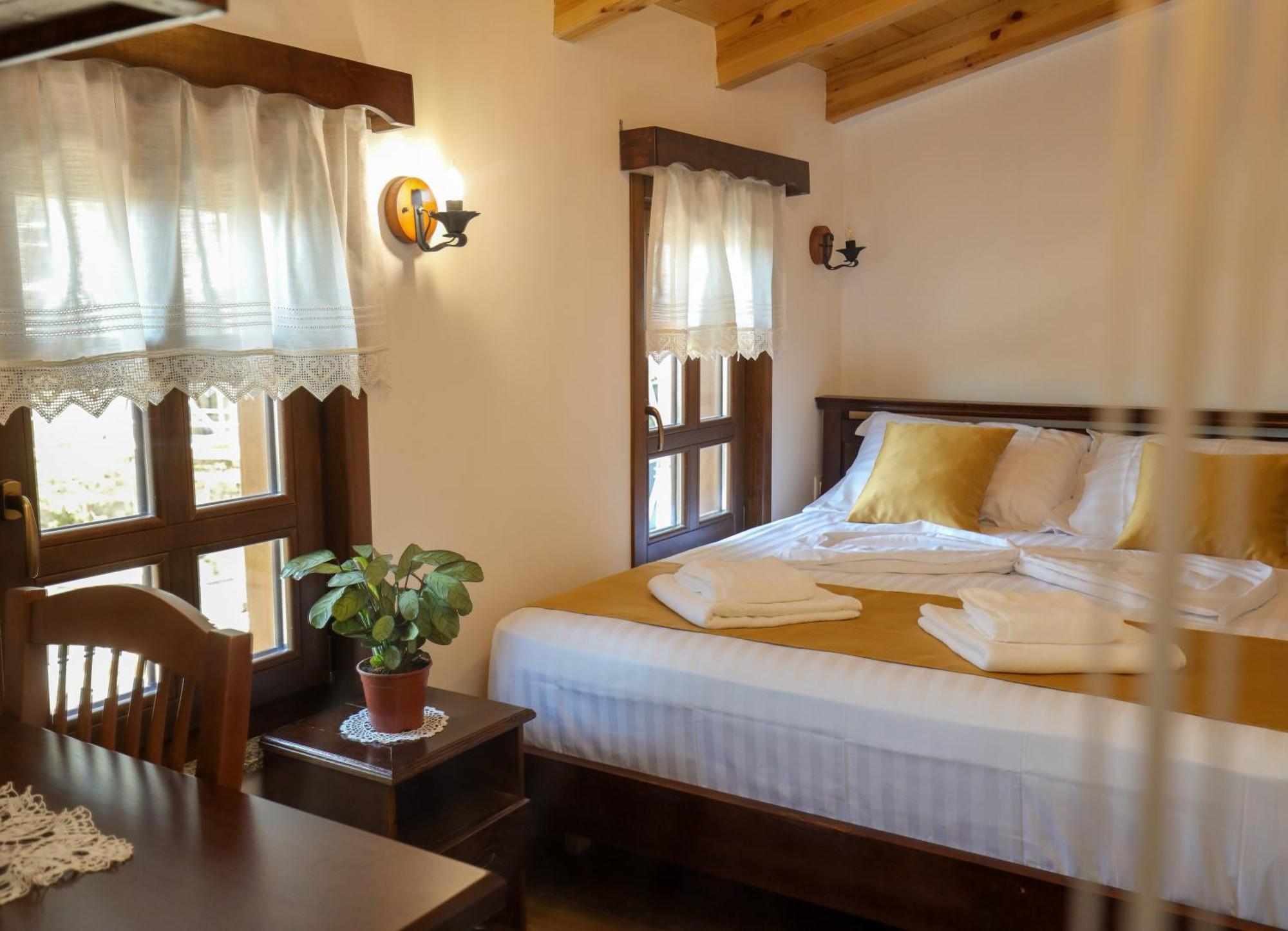 The House Of Dollma , Inside Kruja Castle Hotel Kültér fotó