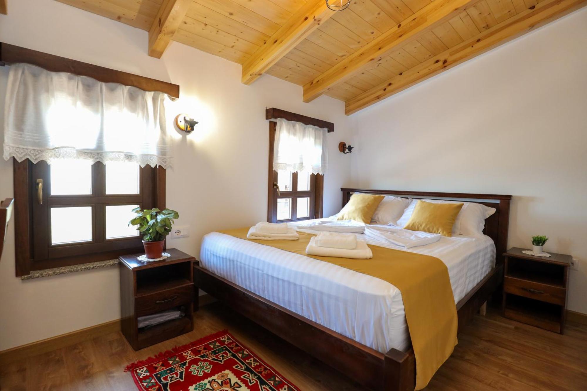 The House Of Dollma , Inside Kruja Castle Hotel Kültér fotó