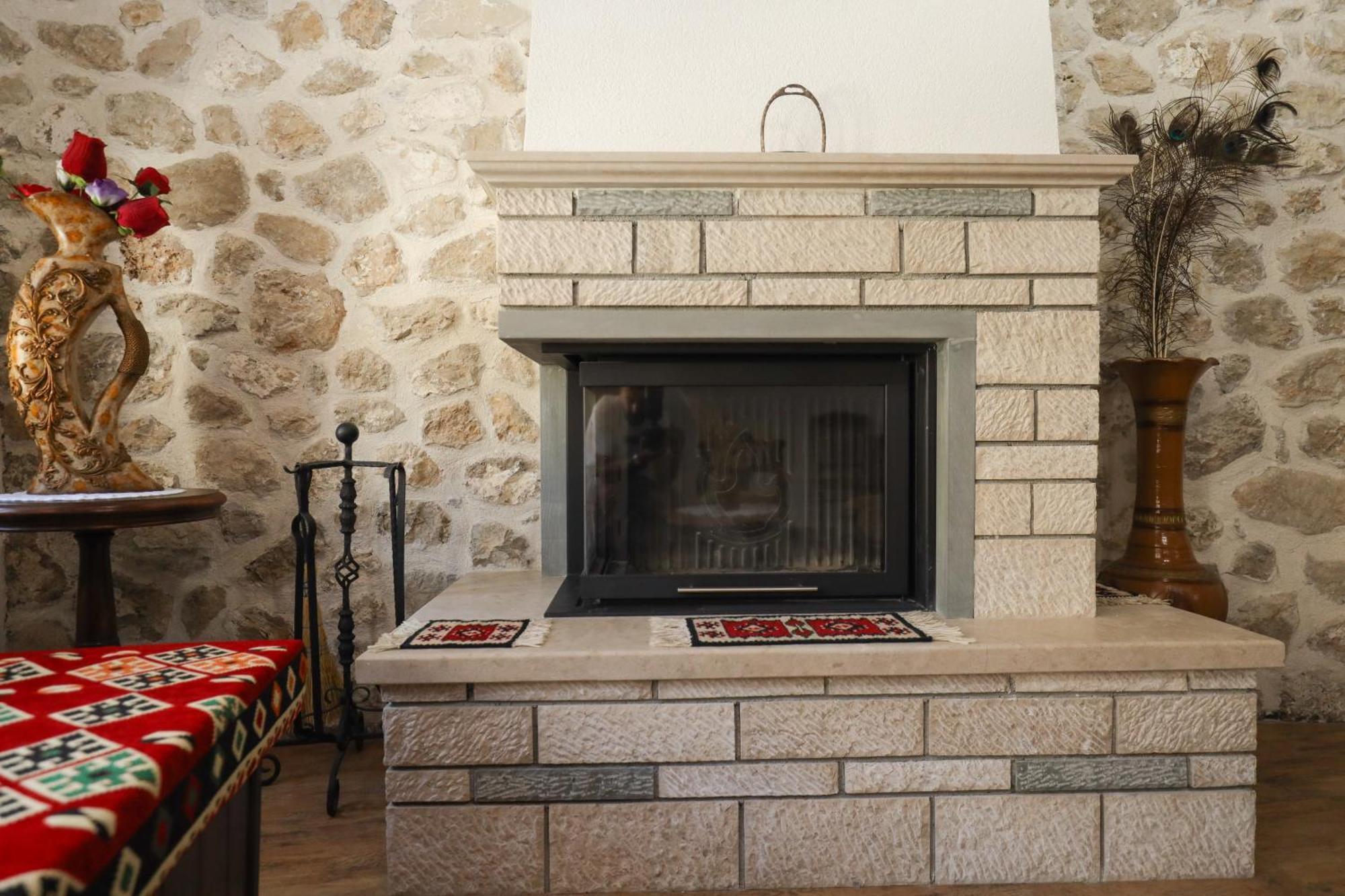 The House Of Dollma , Inside Kruja Castle Hotel Kültér fotó