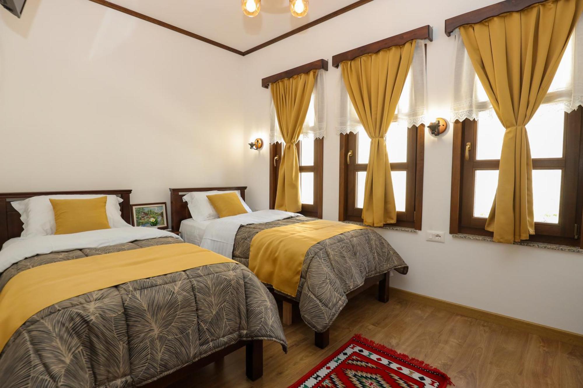 The House Of Dollma , Inside Kruja Castle Hotel Kültér fotó